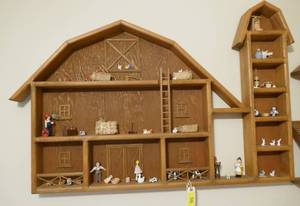 lot 36 image: Large shadow box barn complete with figures