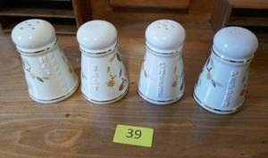lot 39 image: Jewel Tea Autumn Leaf - Salt, Pepper, Hot Pepper and Cheese shakers