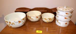 lot 40 image: Jewel Tea Autumn Leaf - 3 Nesting Bowls and 3 stacking