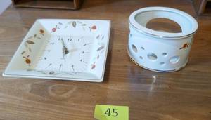 lot 45 image: Jewel Tea Autumn Leaf - Clock and Candle holder