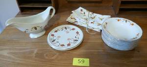 lot 59 image: Jewel Tea Autumn Leaf - gravy boat, 8 small bowls, napkins, hot plate