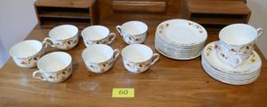 lot 60 image: Jewel Tea Autumn Leaf - 9 coffee cups 15 saucers