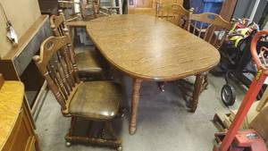 Table and 4 Padded Rolling Chairs