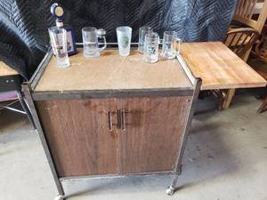Rolling Bar with Glasses