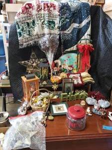 Huge Lot of Home and Holiday Decor, Blankets