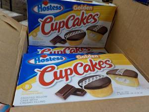 8 ct Box 8 each Hostess Golden Cupc...