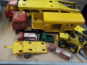 Tonka and Ertl Metal Toys car carr...