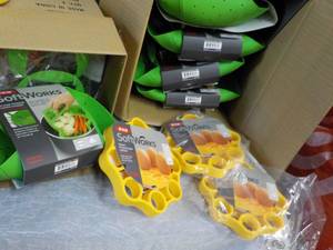 10 OXO Silicone Softworks Kitchen P...