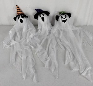 lot 277 image: Halloween Decor 3 Hanging Ghosts