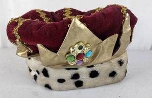 lot 280 image: Costume Accessory Majestic HatRoyal Crown
