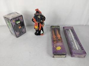 lot 283 image: Decorative Halloween Candles