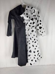 lot 303 image: Hooded White and Black Adult Costume Size 150