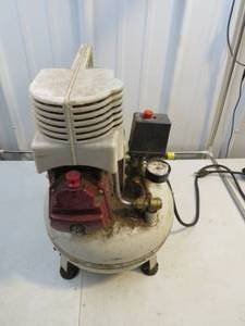 Tool Shop 2HP - 4 Gallon Pancake Compressor