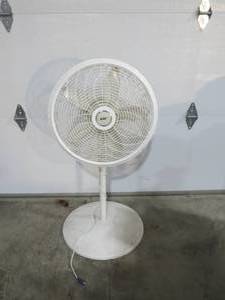 20 Lasko Oscillating Pedestal Fan
