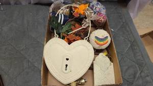 Set of vintage decor and small items