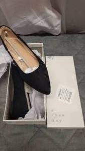 8 Wide Corinna Flats new in box