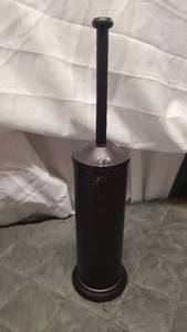 Threshold metal toilet bowl cleaner