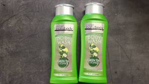 2x Bath and Body Body Wash Green Tea and Cucumber