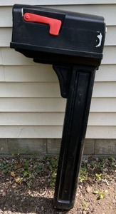 Solar Group Inc. Plastic Mailbox