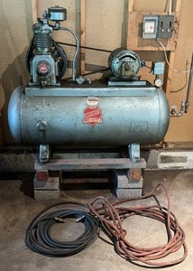 Large Vintage Modeco Air Compressor (Works) BUYER MUST BRING HELP TO LOAD