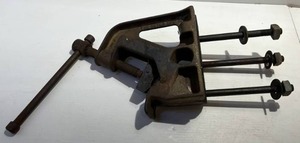 Antique Oster MFG. Co. Pipe Vise