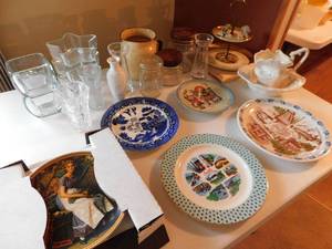 lot 30 image: Collectible Vintage Home DeCor Glass Pottery Porcelain Serving Dishes Plates etc