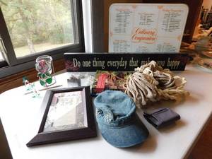 lot 32 image: Home DeCor Plant Hanger Cutting Board Wall Art Hat etc