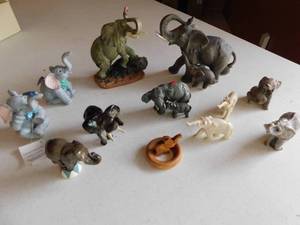 lot 37 image: Collectible Miniature Elephants Porcelain