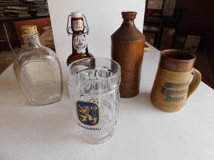 lot 39 image: Vintage Collectible Liquor Bottles Mugs