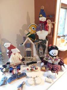 lot 53 image: Home DeCor Snowmen etc.