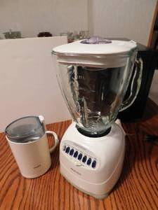 lot 57 image: Household Appliances Countertop Osterizer Blender Mixer, Krupa Blender
