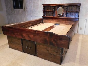 lot 107 image: Vintage Waterbed(no water)...or frame for a King-Size Mattress...