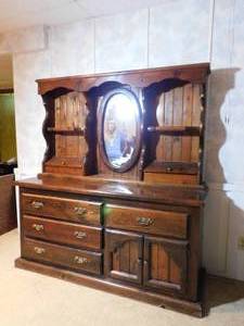 lot 109 image: Vintage Furniture Bedroom Dresser Mirror