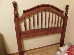 lot 139 image: Vintage Furniture Bedroom Headboard Spindle...