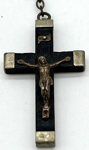 lot 92 image: Vintage Relic  Catholic  Art Deco Devotional Rosaries