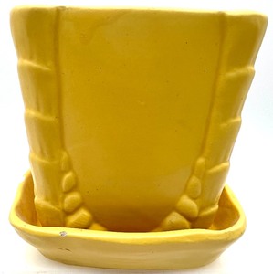 lot 81 image: Mid Century Colorful Mix of CALIFORNIA USA Marked POTTERY Planters