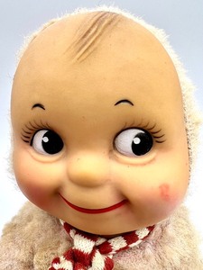 lot 106 image: Vintage Rubber KEWPIE Red and White Dolls with Attached Hats