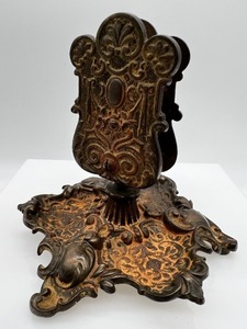 lot 11 image: Antique Art Nouveau BRADLEY & HUBBARD Matchbox Holder Cast Iron Stand #2041