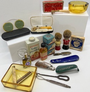 lot 18 image: Vintage Gentlemans Grooming Variety