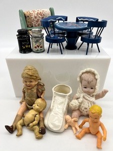 lot 41 image: Vintage Mix of Miniature Dolls and Furniture