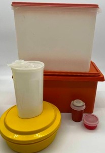 lot 155 image: Unique TUPPERWARE Big Weeks Special Container Carry Craft Containers  Extras
