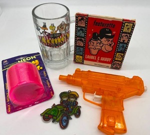 lot 166 image: Vintage Lot of Kids Toys ACME Mug Laurel & Hardy Short Film