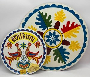 lot 168 image: Pennsylvania Dutch Hex Signs Cabin decor Large & Small Zook