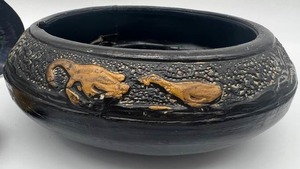 lot 185 image: Antique Japanese Lacquered Bowl, Hand Painted Clam HUTSCHENREUTHER, Germany GOLD GILT Trinket Dish