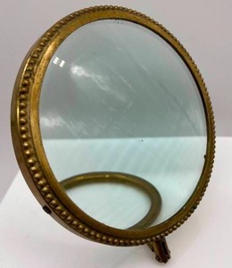 lot 143 image: Large Brass Framed LOOKING GLASS Magnifying Glass Desk Decor Paperweight