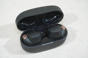 lot 8 image: Sony WF-1000XM4 Noise Cancelling Wireless Earbuds