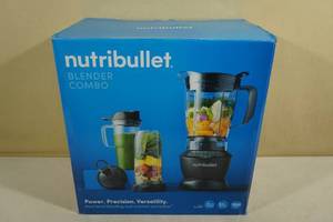 lot 19 image: Nutribullet Blender Combo