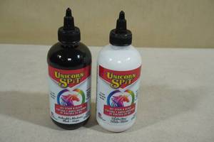 lot 105 image: 2 8fl oz Unicorn Spit Gel Stain & Glaze -Black & White