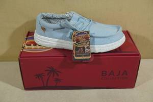 lot 114 image: Lamo Womens Paula Breeze Shoes -Size 7, Sky Blue