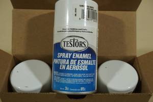lot 124 image: 3 Testors Spray Enamel 3oz -Gloss White
